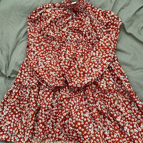 8-10 yr old beautiful hardly ever worn long sleeve floral dress - Picture 1 of 3